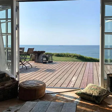 Above Water Family With Fantastic View Hébergement de vacances